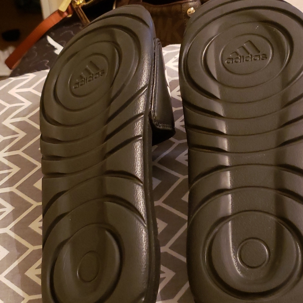 Shoe - Picture 2 of 2